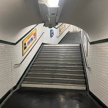 Édicule Guimard de la station République - Paris 10ème