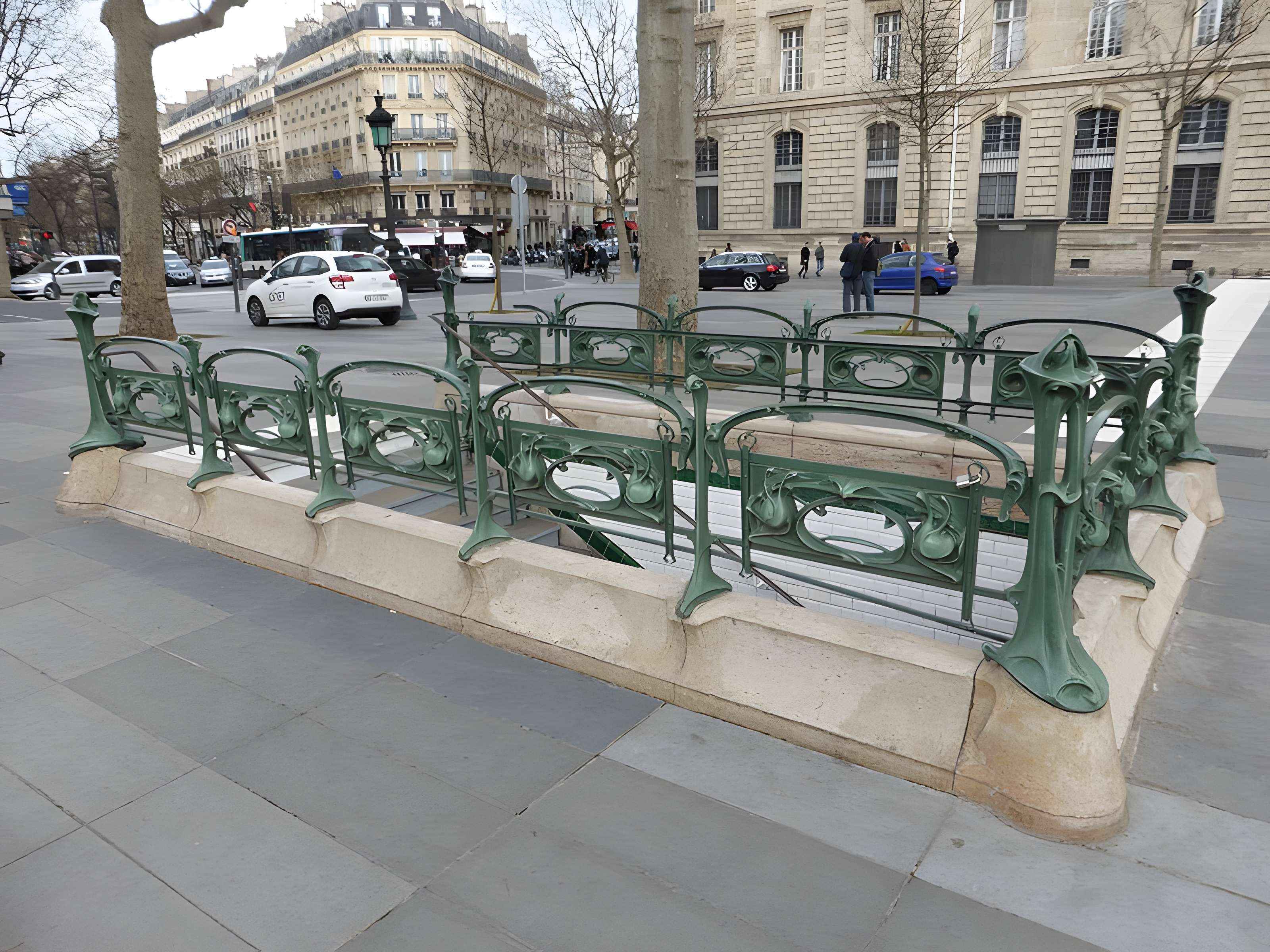 Édicule Guimard de la station République - Paris 10ème 