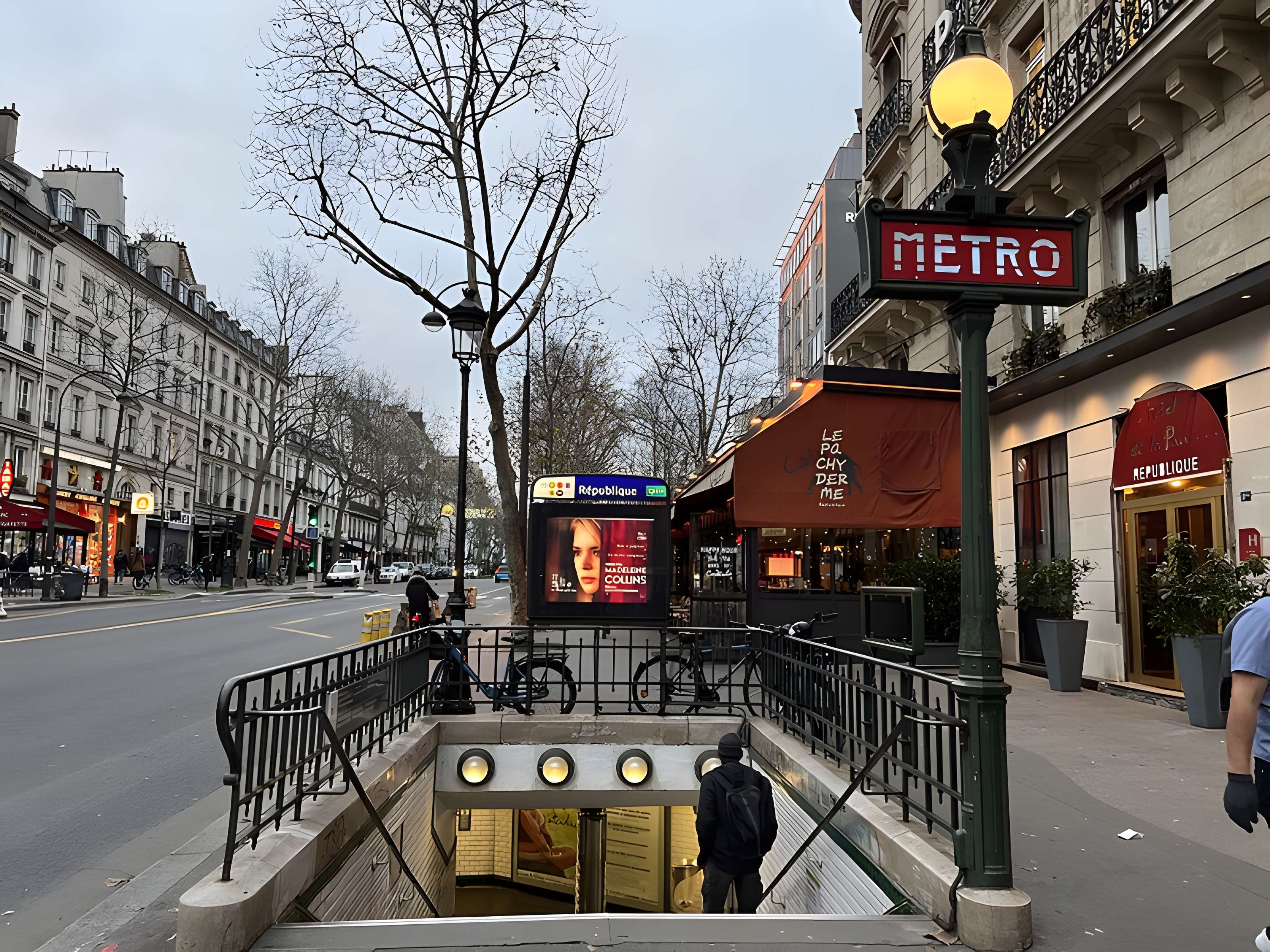 Édicule Guimard de la station République - Paris 10ème