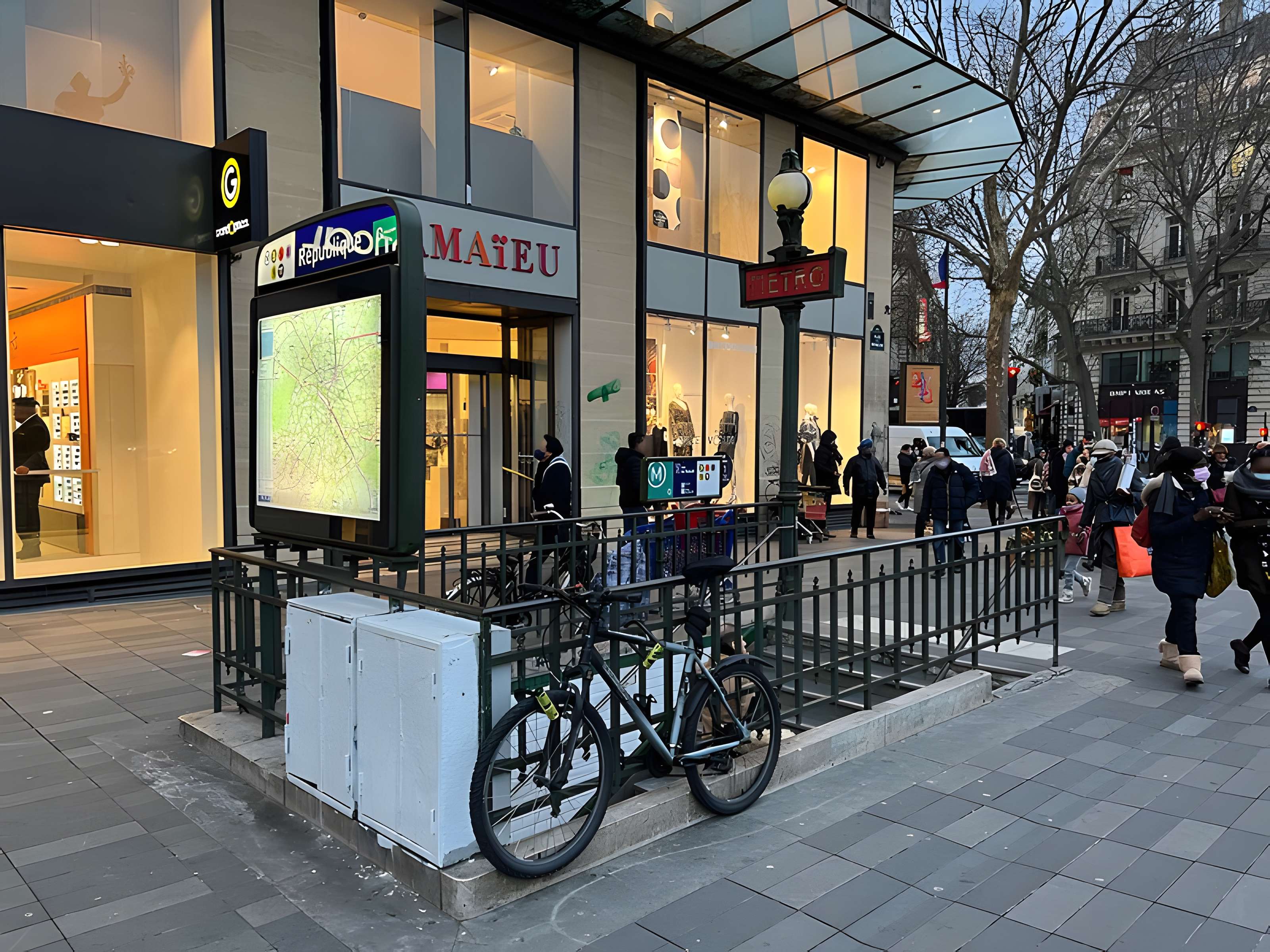 Édicule Guimard de la station République - Paris 10ème