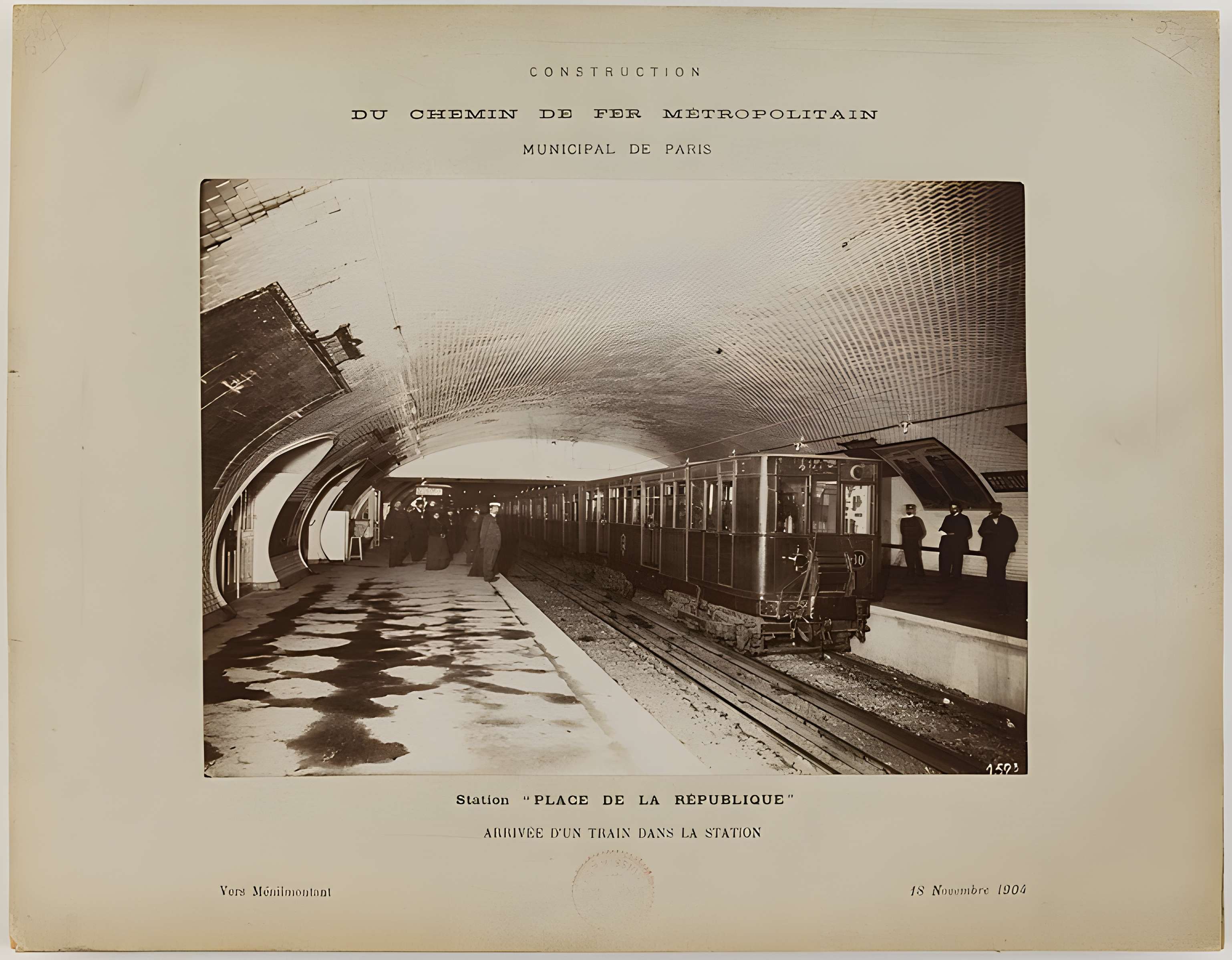 Édicule Guimard de la station République - Paris 10ème