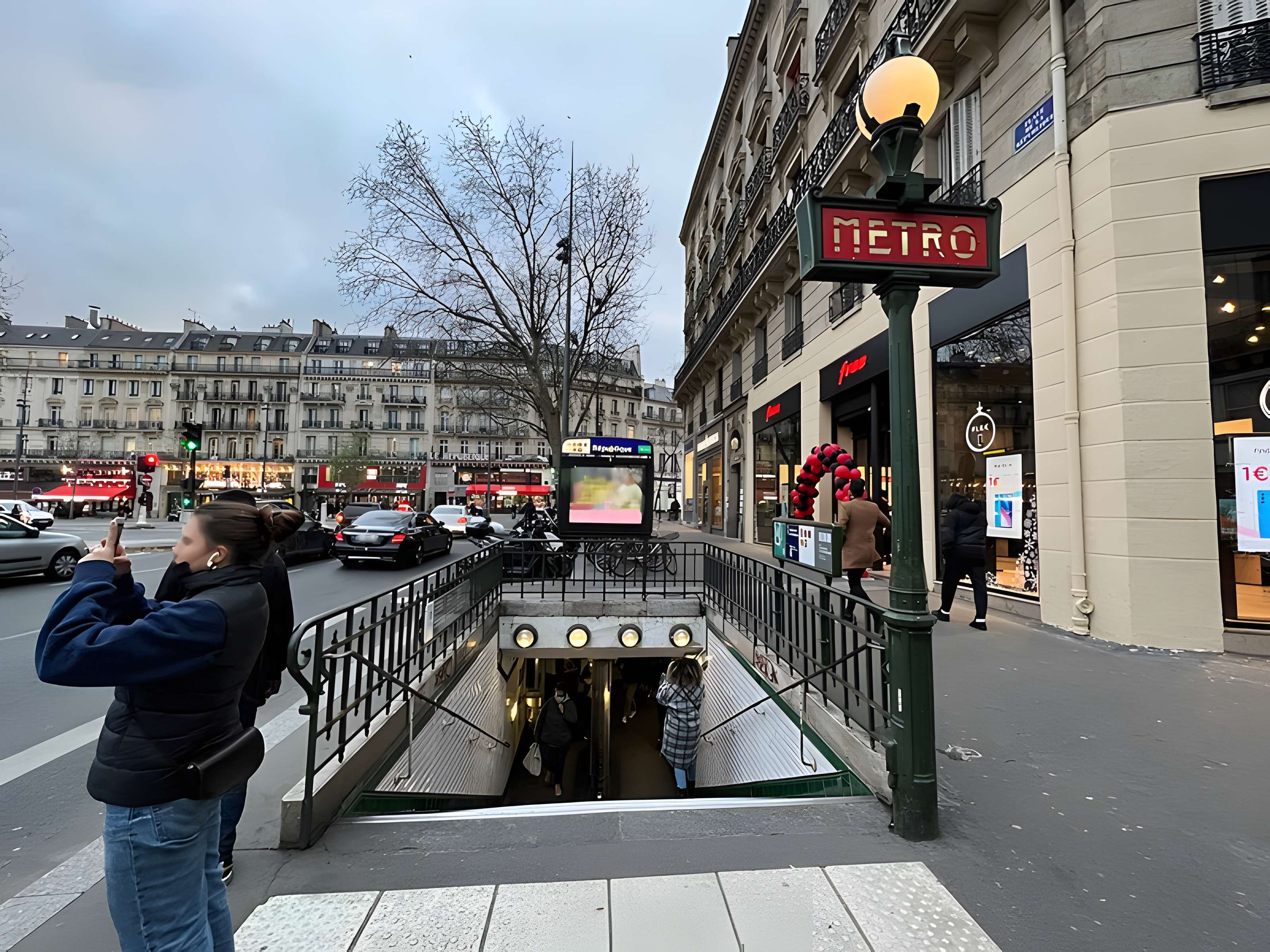 Édicule Guimard de la station République - Paris 10ème