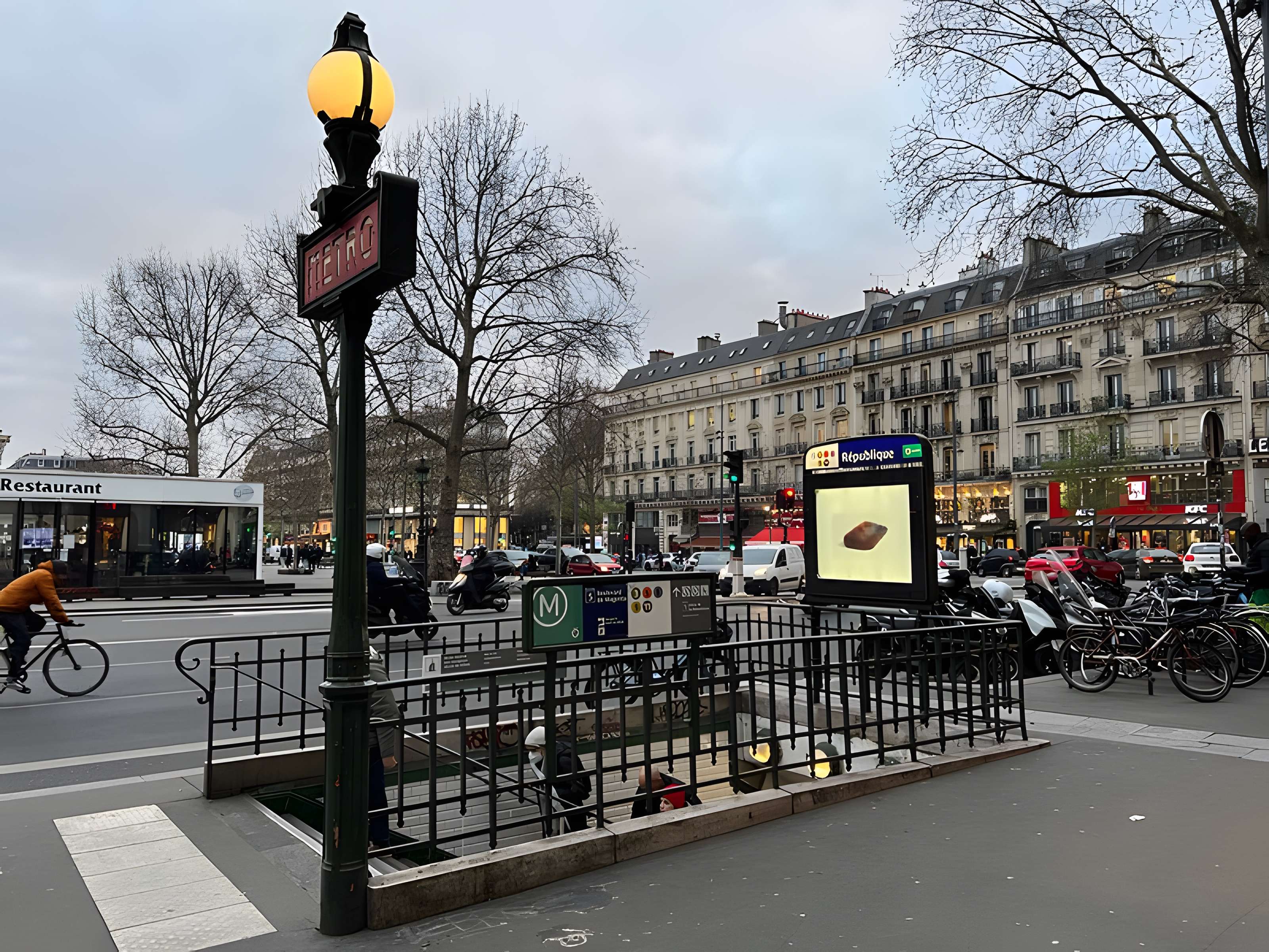 Édicule Guimard de la station République - Paris 10ème