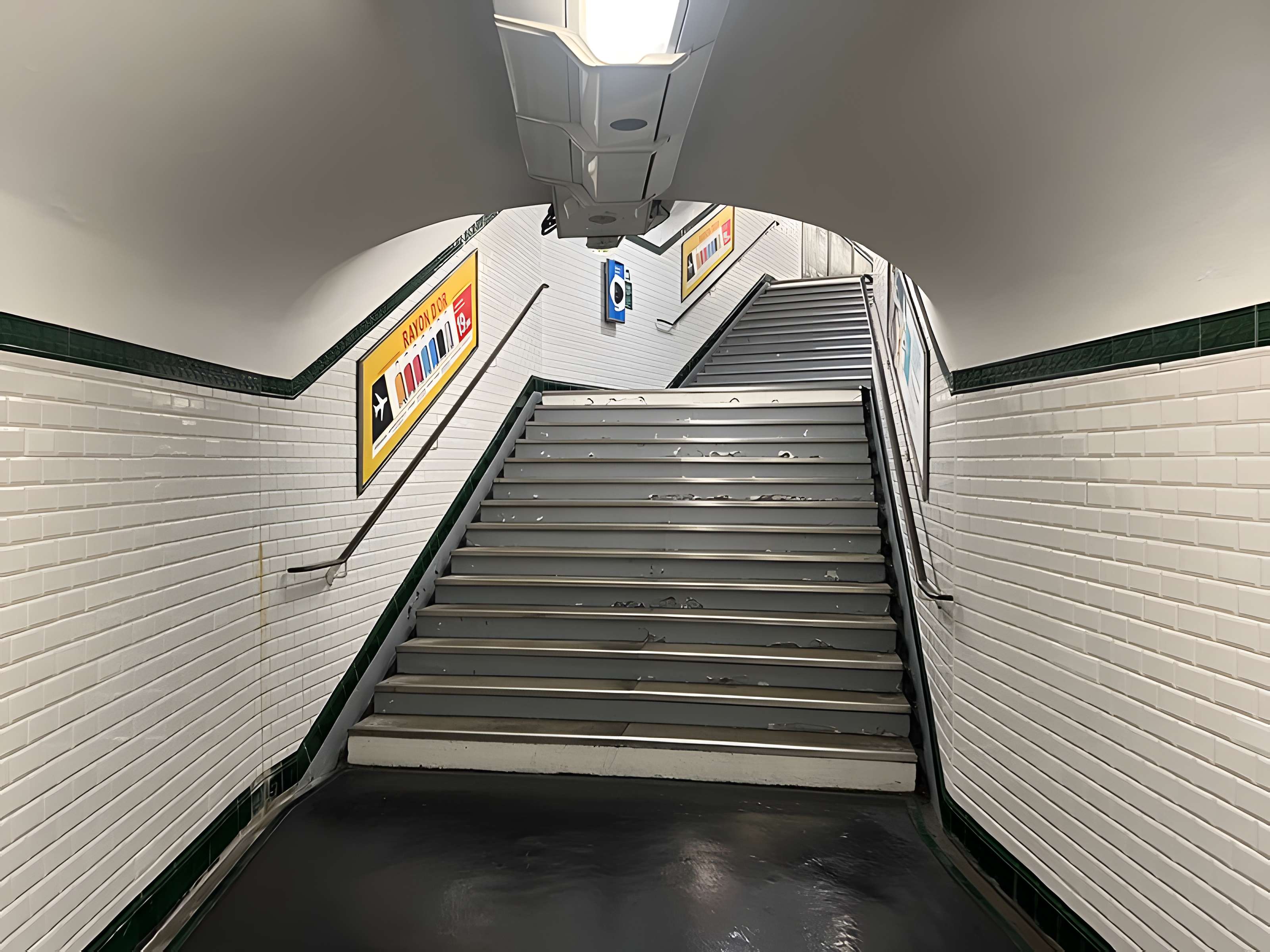 Édicule Guimard de la station République - Paris 10ème