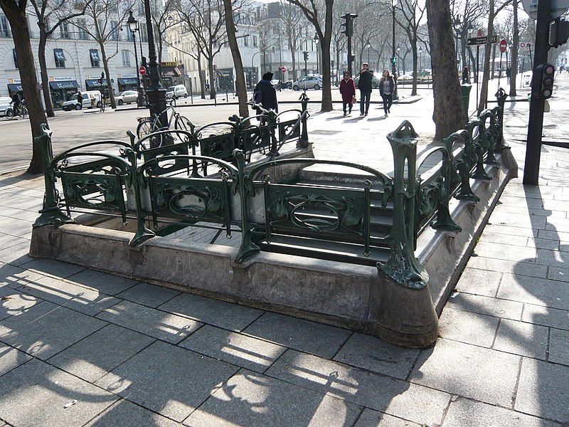 Édicule Guimard de la station Bréguet-Sabin - Paris 11ème