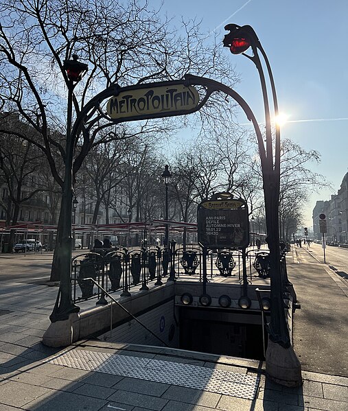 Édicule Guimard de la station Bréguet-Sabin - Paris 11ème