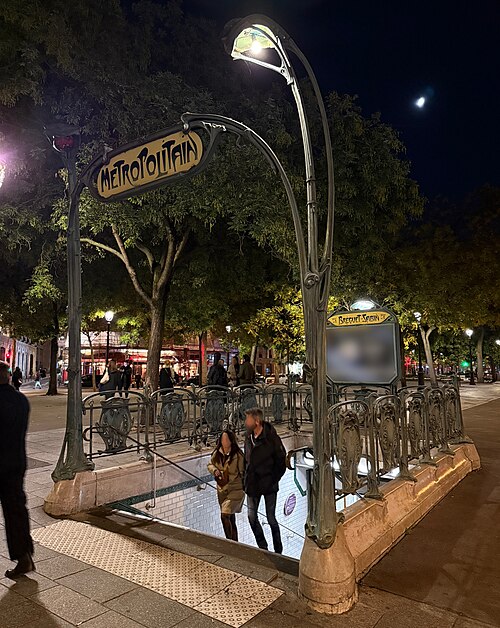 Édicule Guimard de la station Bréguet-Sabin - Paris 11ème