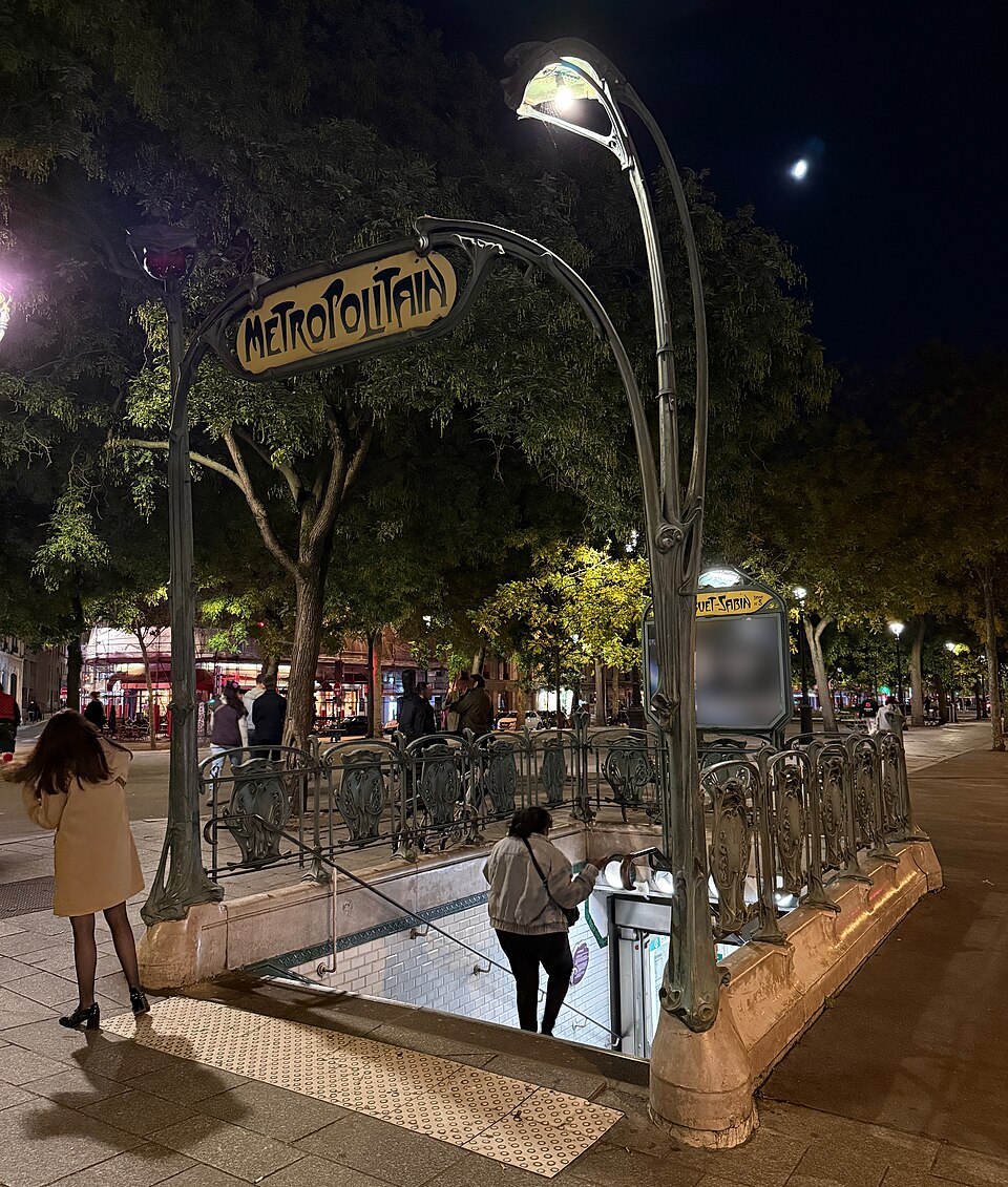 Édicule Guimard de la station Bréguet-Sabin - Paris 11ème