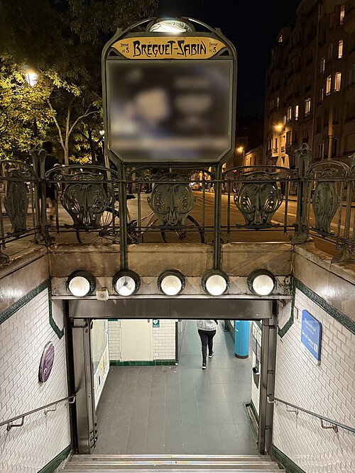 Édicule Guimard de la station Bréguet-Sabin - Paris 11ème