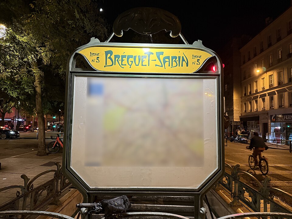 Édicule Guimard de la station Bréguet-Sabin - Paris 11ème