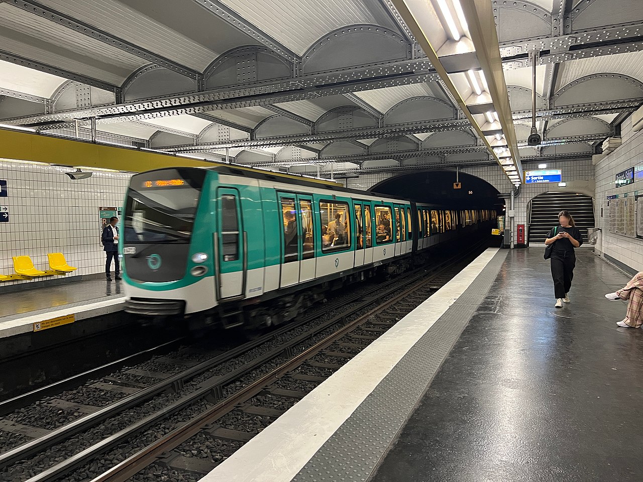 Édicule Guimard de la station Bréguet-Sabin - Paris 11ème
