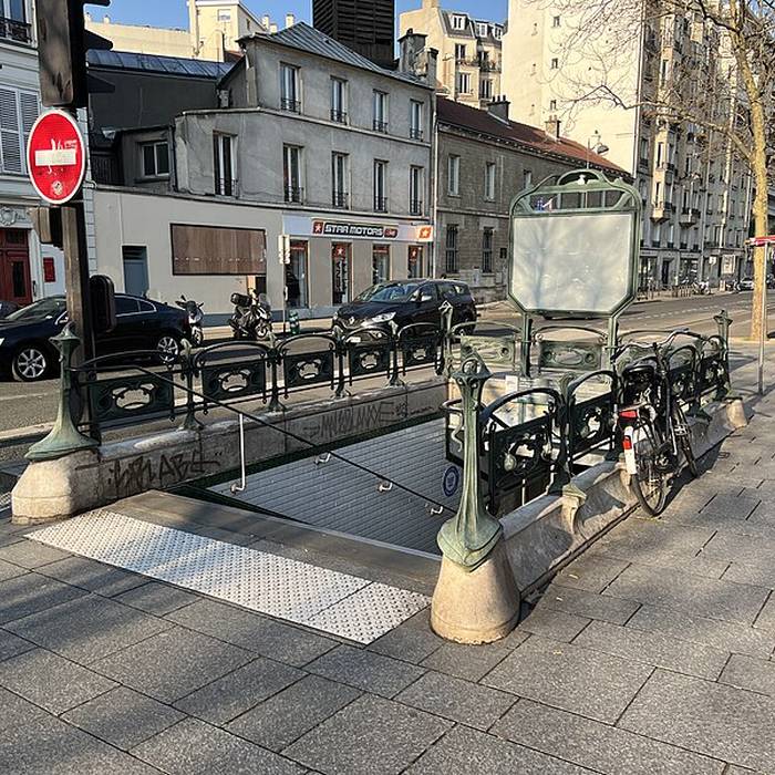 Photo de Édicule Guimard de la station Bréguet-Sabin - Paris 11ème