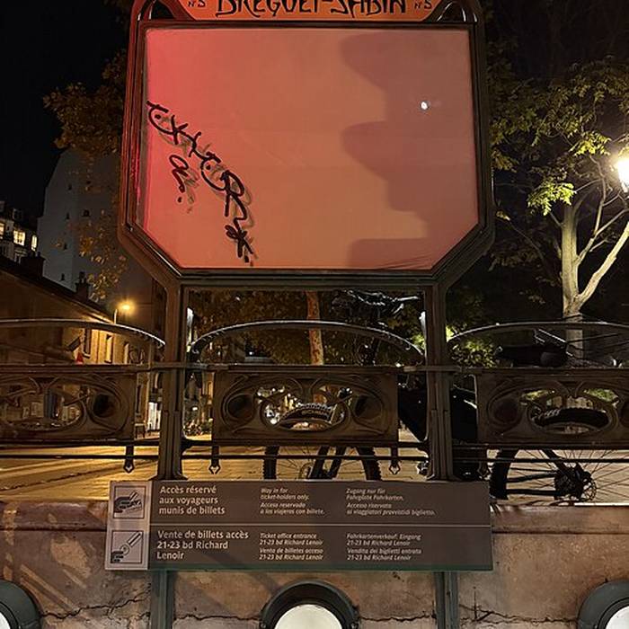 Photo de Édicule Guimard de la station Bréguet-Sabin - Paris 11ème