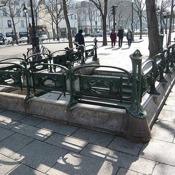 Édicule Guimard de la station Bréguet-Sabin - Paris 11ème