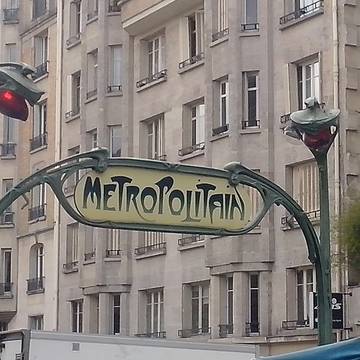 Édicule Guimard de la station Bréguet-Sabin - Paris 11ème