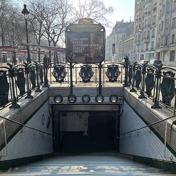 Édicule Guimard de la station Bréguet-Sabin - Paris 11ème