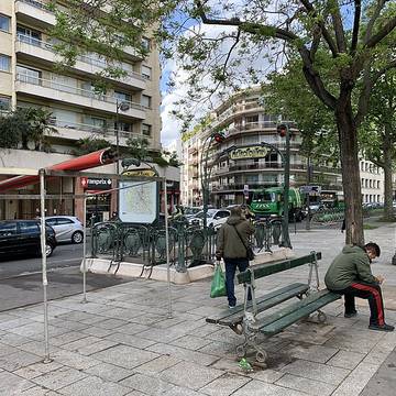 Édicule Guimard de la station Bréguet-Sabin - Paris 11ème
