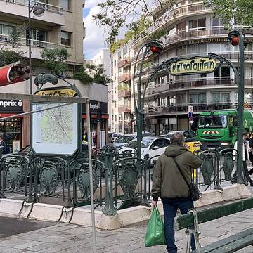 Édicule Guimard de la station Bréguet-Sabin - Paris 11ème