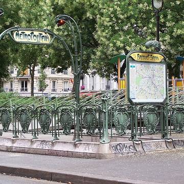 Édicule Guimard de la station Bréguet-Sabin - Paris 11ème
