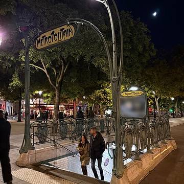 Édicule Guimard de la station Bréguet-Sabin - Paris 11ème