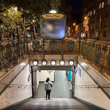 Édicule Guimard de la station Bréguet-Sabin - Paris 11ème