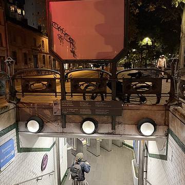 Édicule Guimard de la station Bréguet-Sabin - Paris 11ème