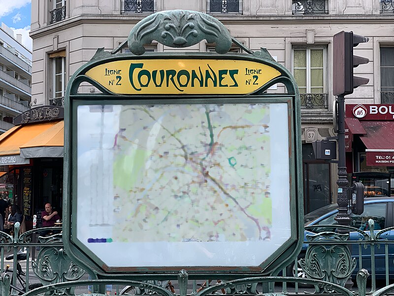 Édicule Guimard de la station Couronnes - Paris 11ème