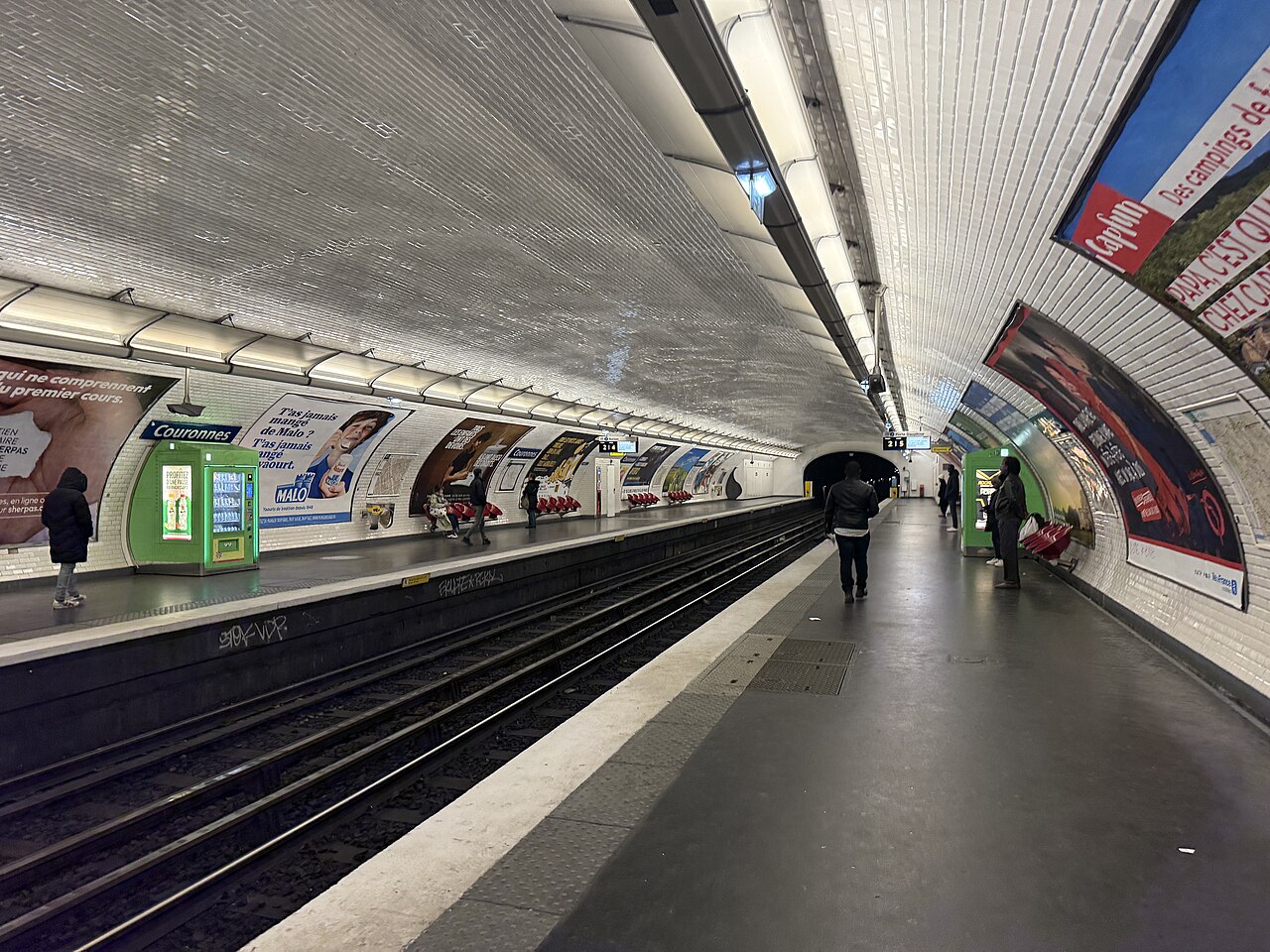 Édicule Guimard de la station Couronnes - Paris 11ème
