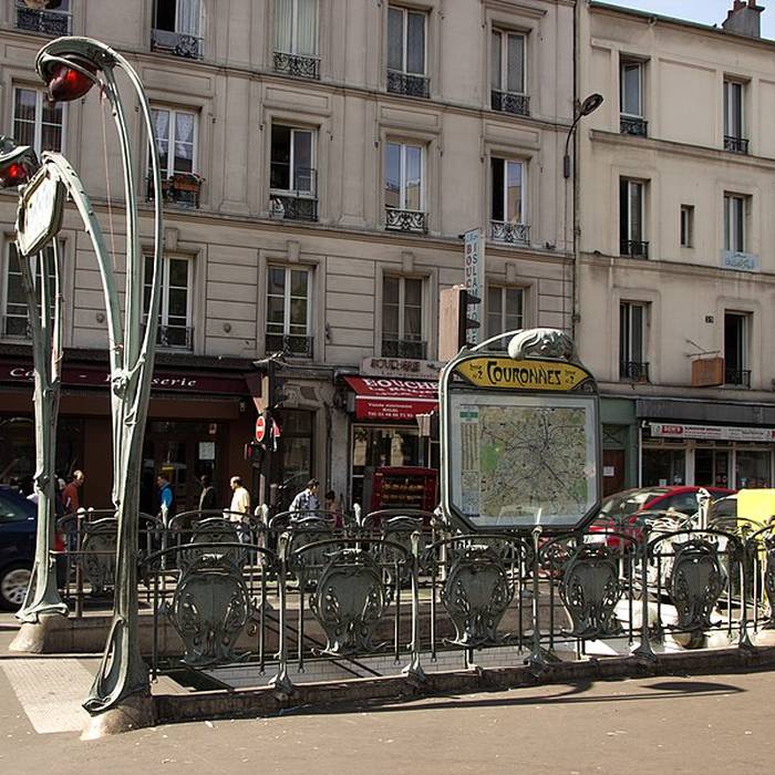 Photo de Édicule Guimard de la station Couronnes - Paris 11ème