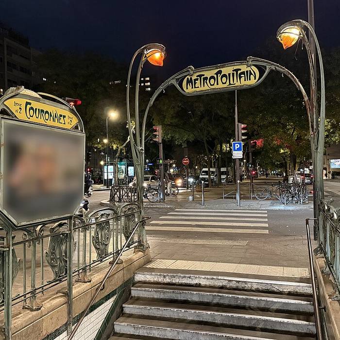 Photo de Édicule Guimard de la station Couronnes - Paris 11ème