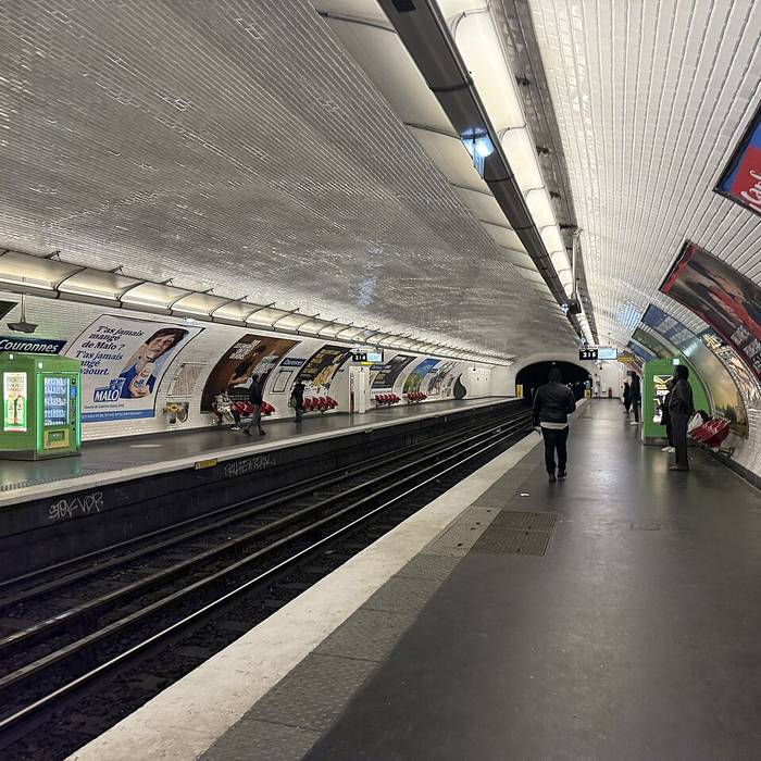 Photo de Édicule Guimard de la station Couronnes - Paris 11ème