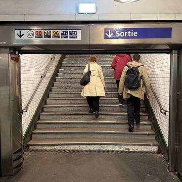 Édicule Guimard de la station Couronnes - Paris 11ème
