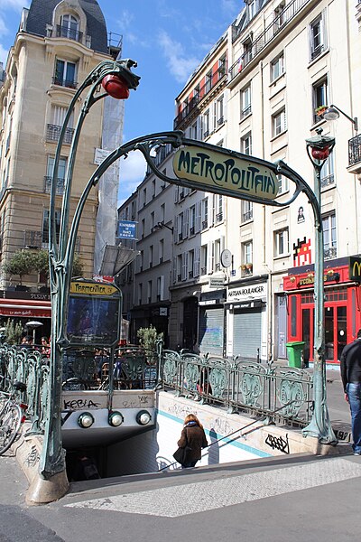 Édicule Guimard de la station Parmentier - Paris 11ème