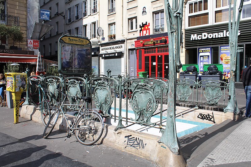 Édicule Guimard de la station Parmentier - Paris 11ème