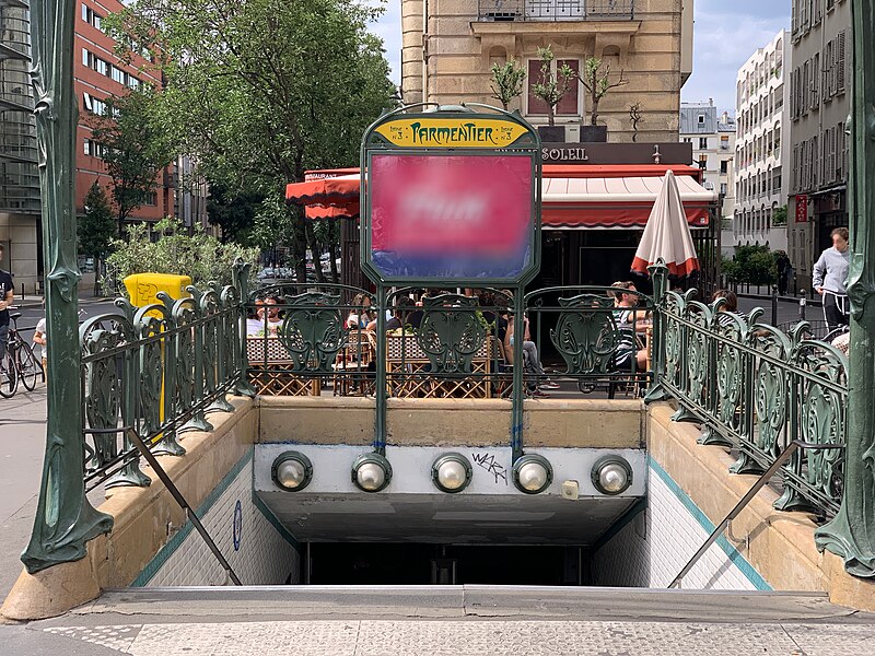 Édicule Guimard de la station Parmentier - Paris 11ème