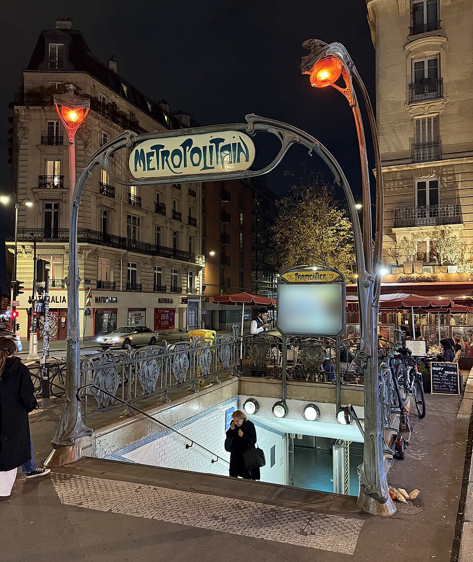 Édicule Guimard de la station Parmentier - Paris 11ème