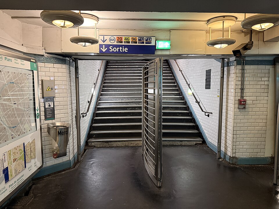 Édicule Guimard de la station Parmentier - Paris 11ème