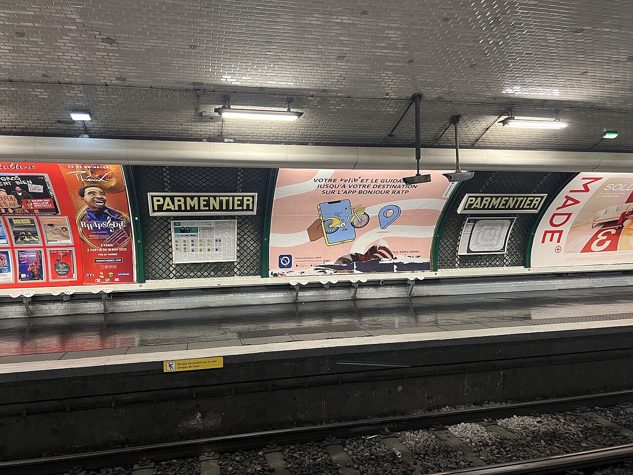 Édicule Guimard de la station Parmentier - Paris 11ème