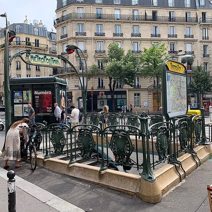 Photo de Édicule Guimard de la station Parmentier - Paris 11ème