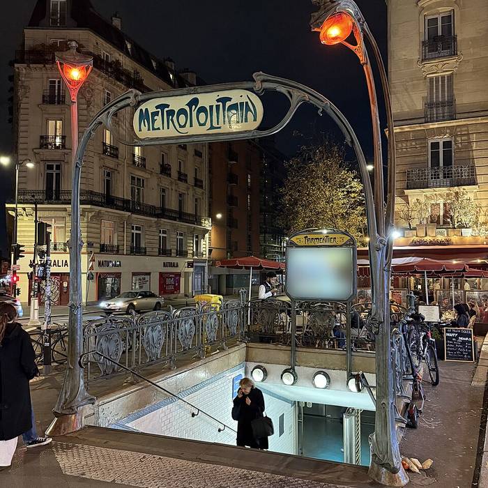 Photo de Édicule Guimard de la station Parmentier - Paris 11ème