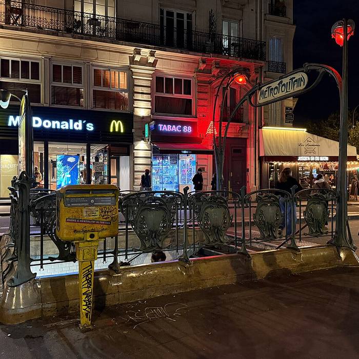 Photo de Édicule Guimard de la station Parmentier - Paris 11ème