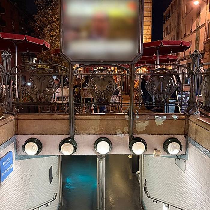 Photo de Édicule Guimard de la station Parmentier - Paris 11ème