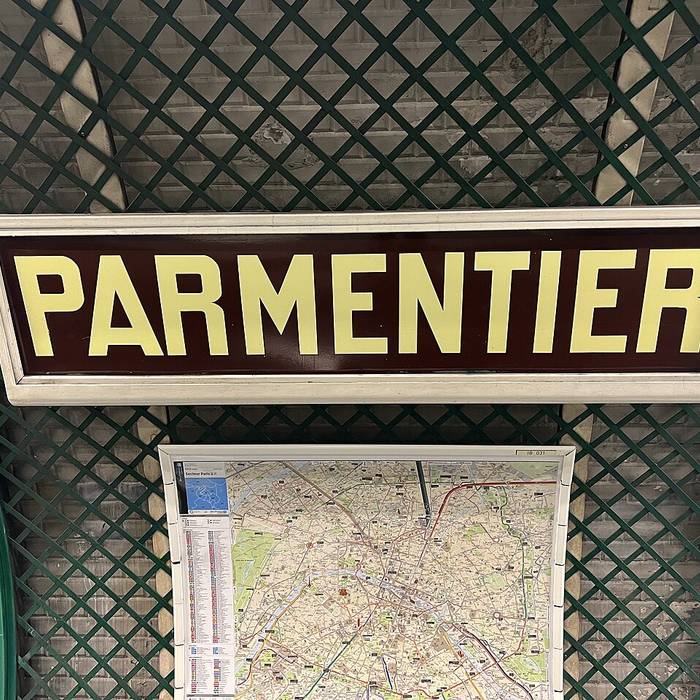 Photo de Édicule Guimard de la station Parmentier - Paris 11ème
