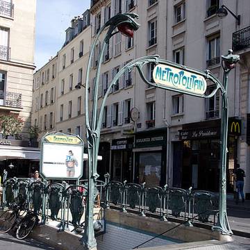 Édicule Guimard de la station Parmentier - Paris 11ème