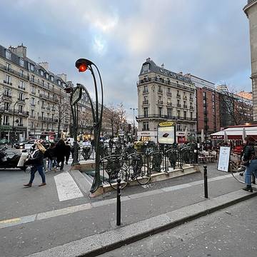 Édicule Guimard de la station Parmentier - Paris 11ème