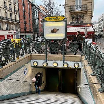 Édicule Guimard de la station Parmentier - Paris 11ème