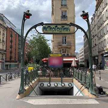 Édicule Guimard de la station Parmentier - Paris 11ème