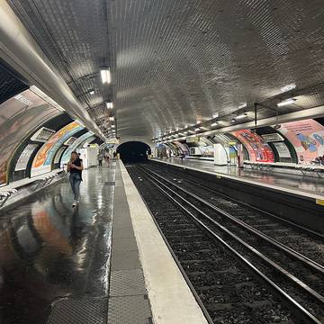 Édicule Guimard de la station Parmentier - Paris 11ème