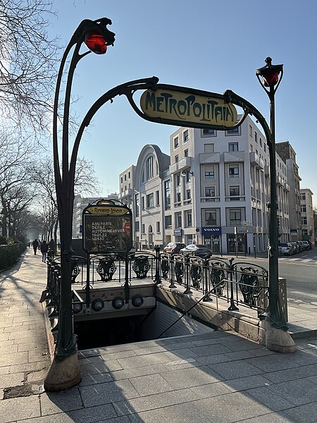 Édicule Guimard de la station Richard-Lenoir - Paris 11ème