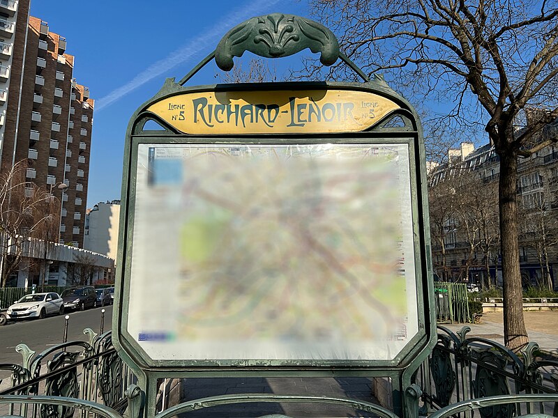 Édicule Guimard de la station Richard-Lenoir - Paris 11ème